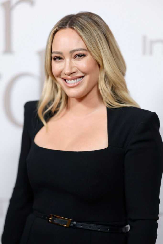 Celeb – Hilary Duff – Nude