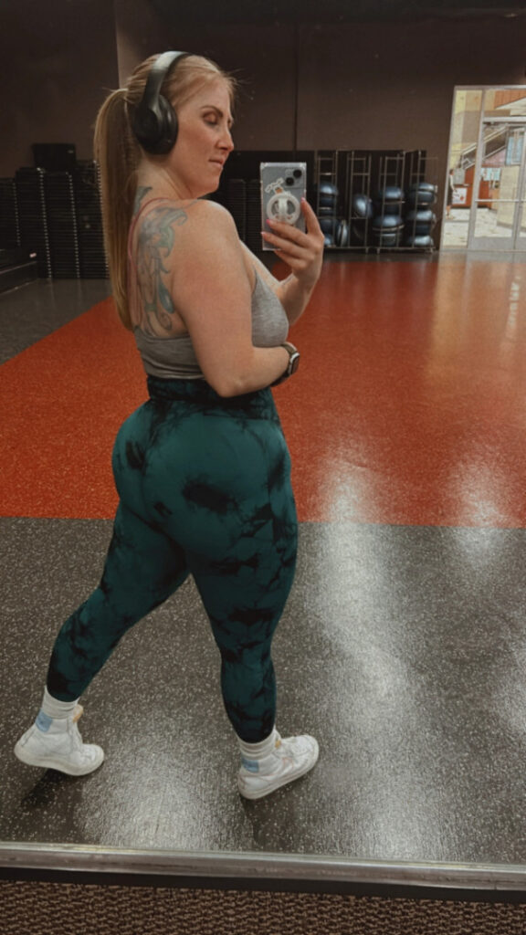 OnlyFans – Instagram – T H I C C – Holly / naturalbeauty39 / Hollybad124 / really_mariee – Nude Leaks