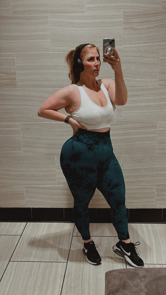 OnlyFans – Instagram – T H I C C – Holly / naturalbeauty39 / Hollybad124 / really_mariee – Nude Leaks