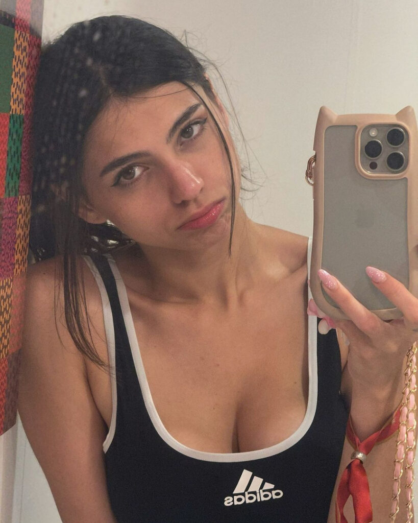 Twitch – Latina – iaaras2 – Nude