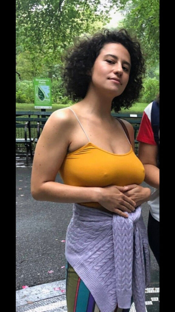 Celeb – Ilana Glazer – Nude