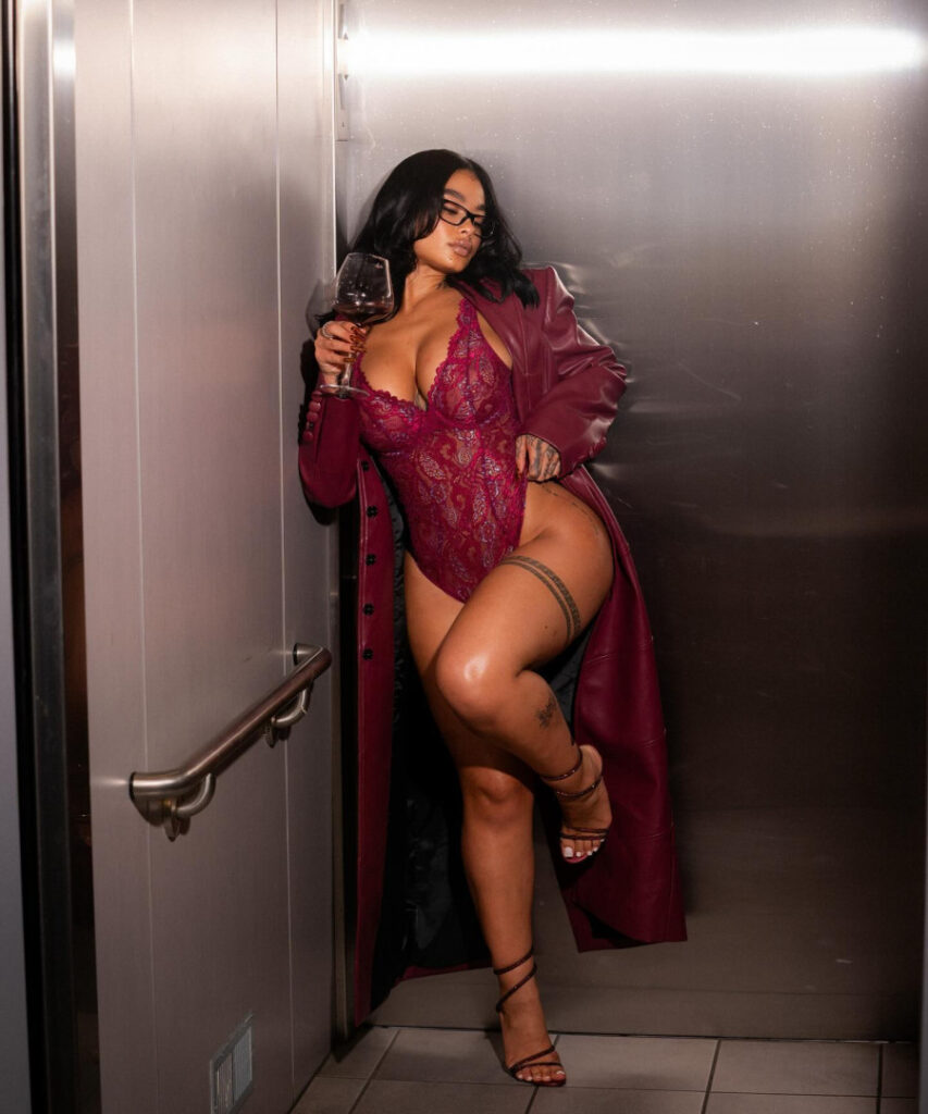 OnlyFans – T H I C C – Ebony – India love Westbrooks – Nude Leaks