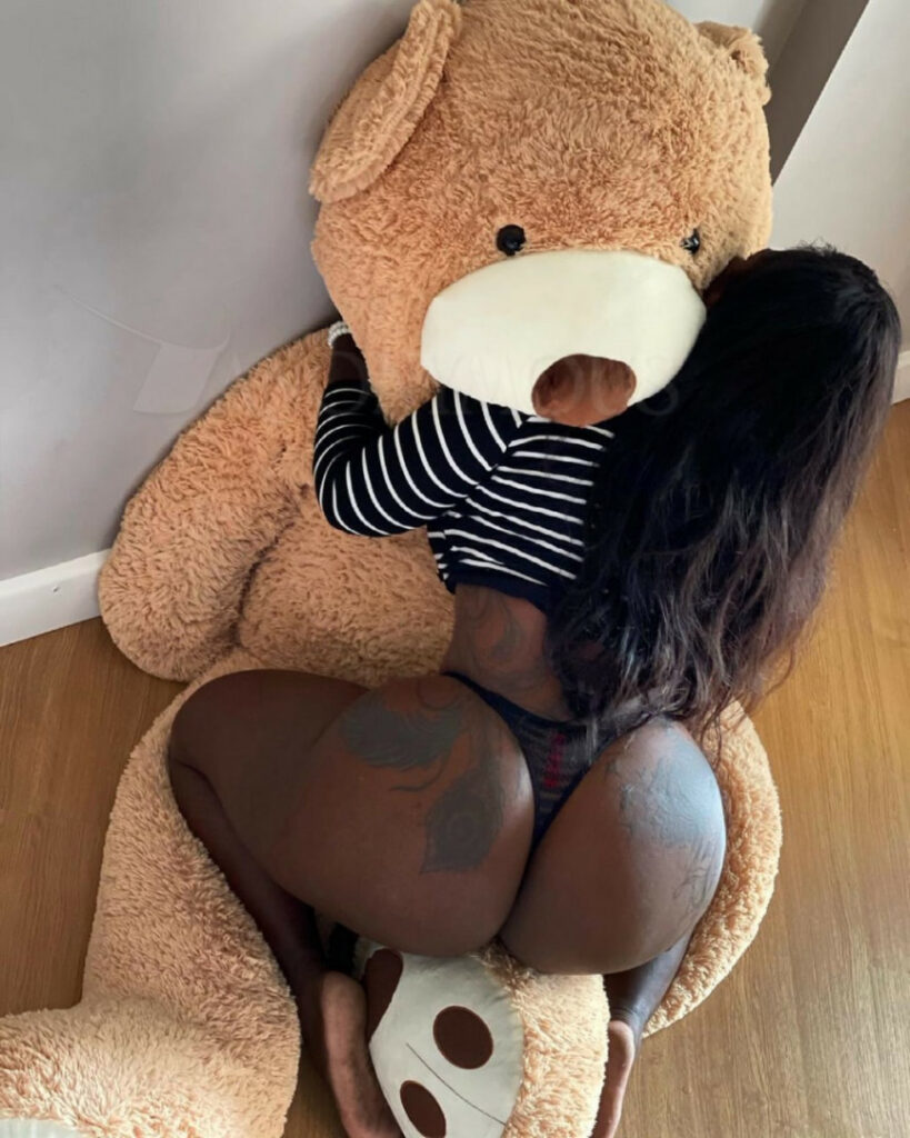 Brazil – OnlyFans – Ioná Galvão – Nude Leaks