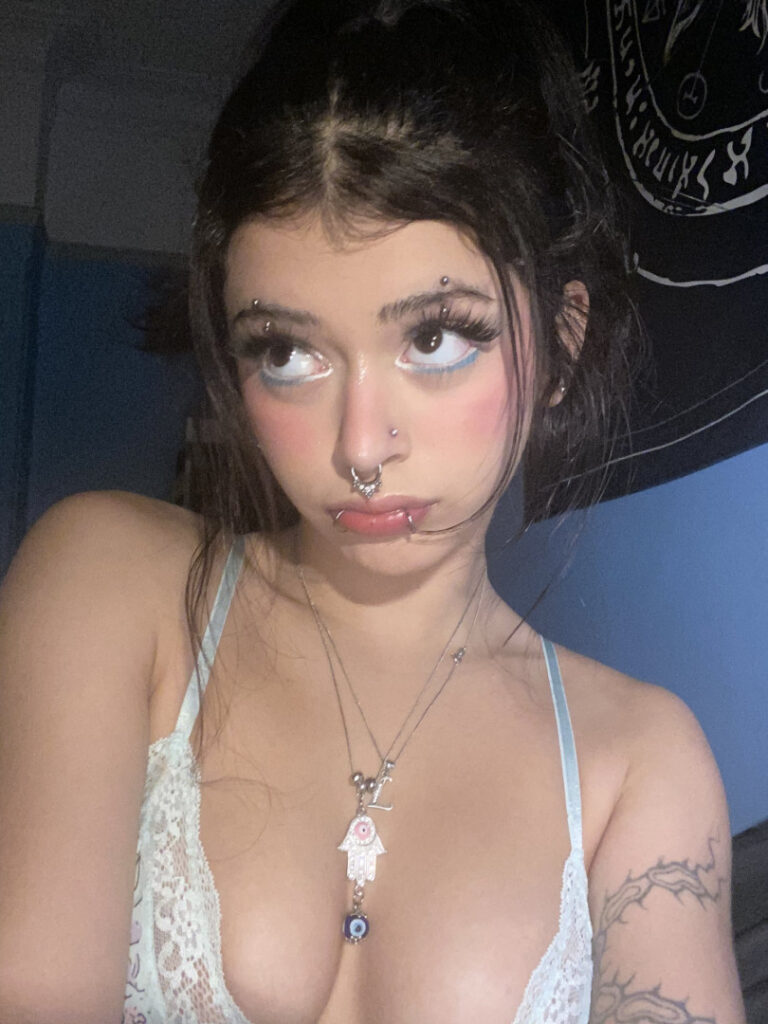 OnlyFans – TikTok – ⠀X⠀ – Irisblazed/ bitchesblazed/ iris – Nude Leaks