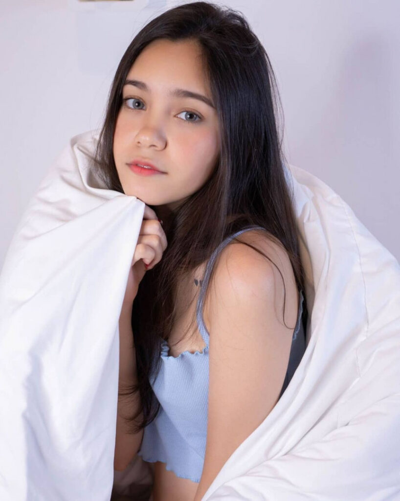 TikTok – Instagram – Isabelle haris / Isabelleharis – Social media contents – Nude