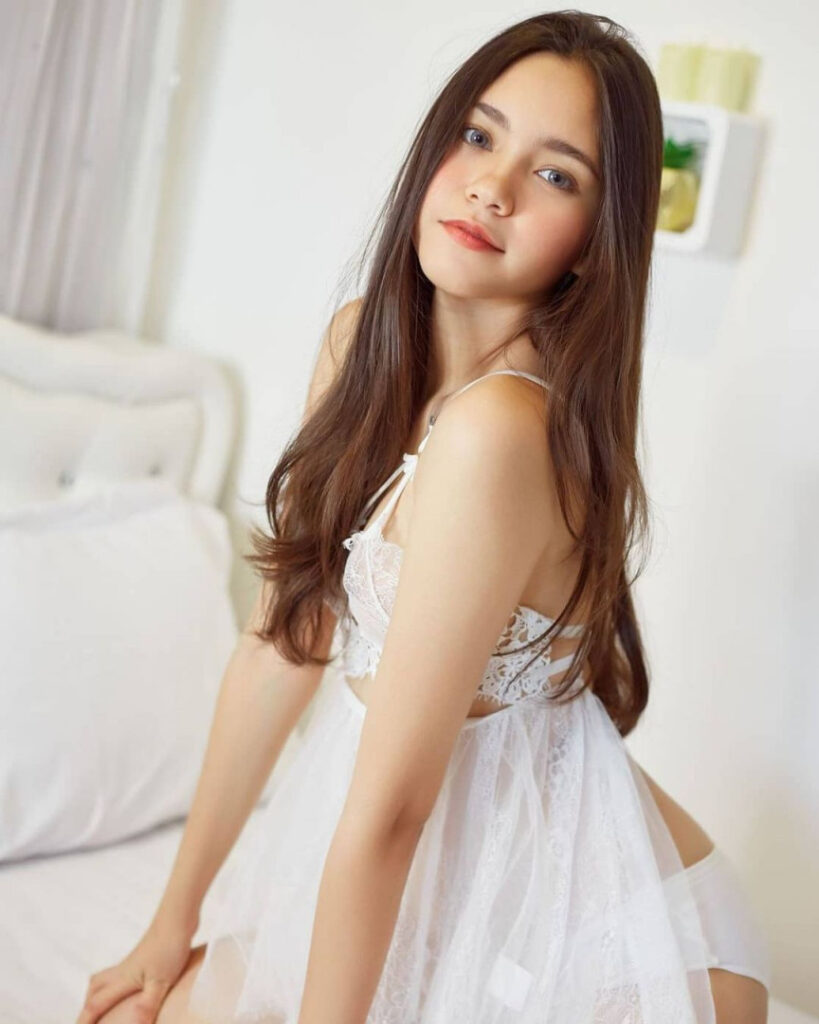 TikTok – Instagram – Isabelle haris / Isabelleharis – Social media contents – Nude