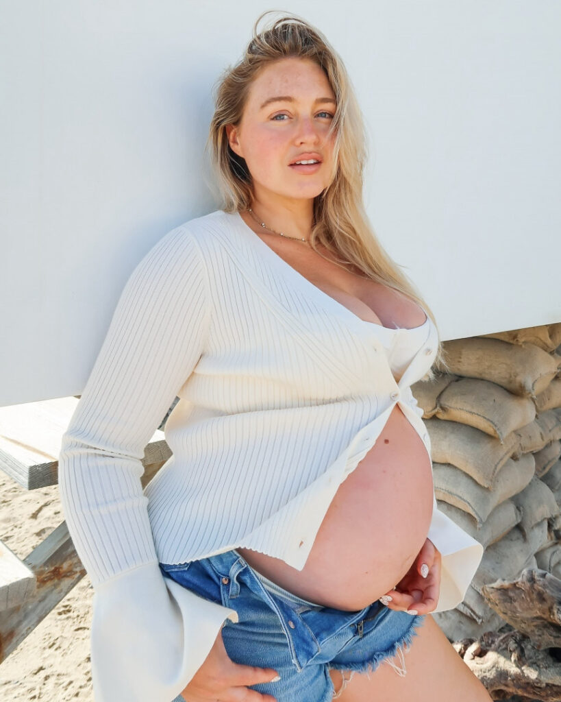 Instagram – T H I C C – Iskra Lawrence – Nude