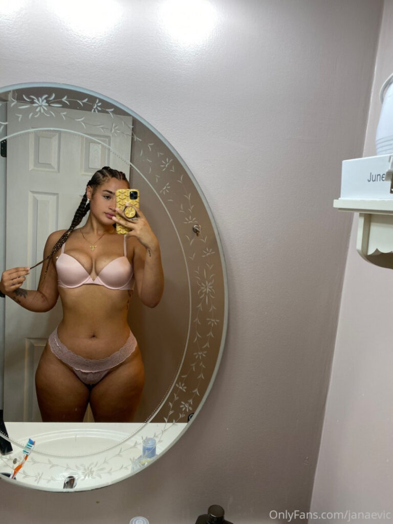 OnlyFans – Ebony – Janae Girard / Janaevic / Janaeegf / Babyface – Nude