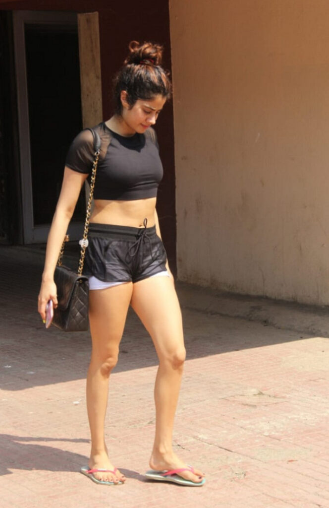 Celeb – Asian – Janhvi Kapoor – Nude