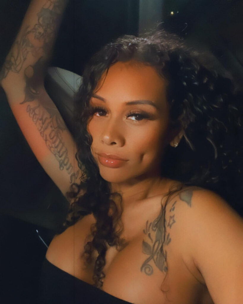 Instagram – T H I C C – Ebony – jazzymotheissuee – Nude