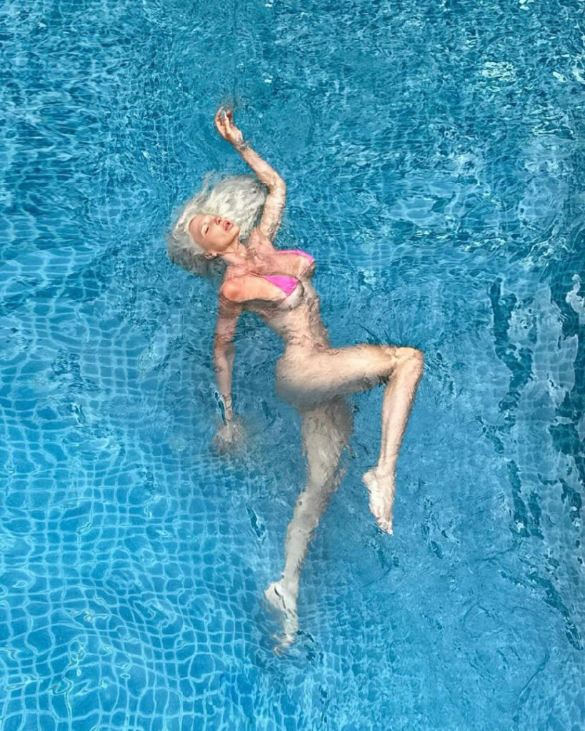 Instagram – Jelena Karleuša (@karleusastar) – Nude