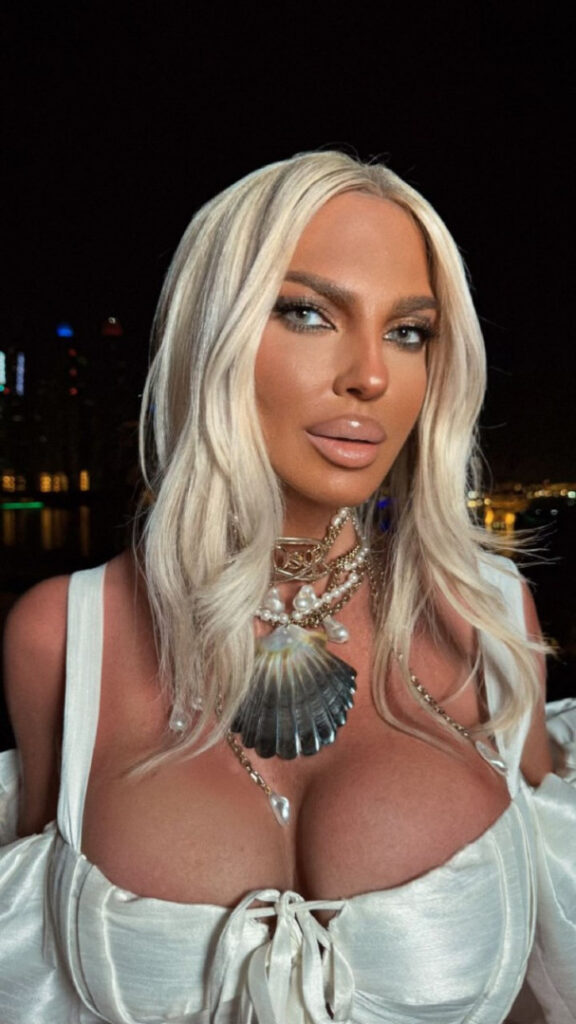 Instagram – Jelena Karleuša (@karleusastar) – Nude