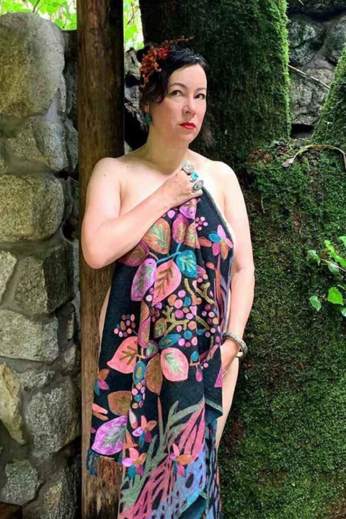 Celeb – Jennifer Tilly – Nude