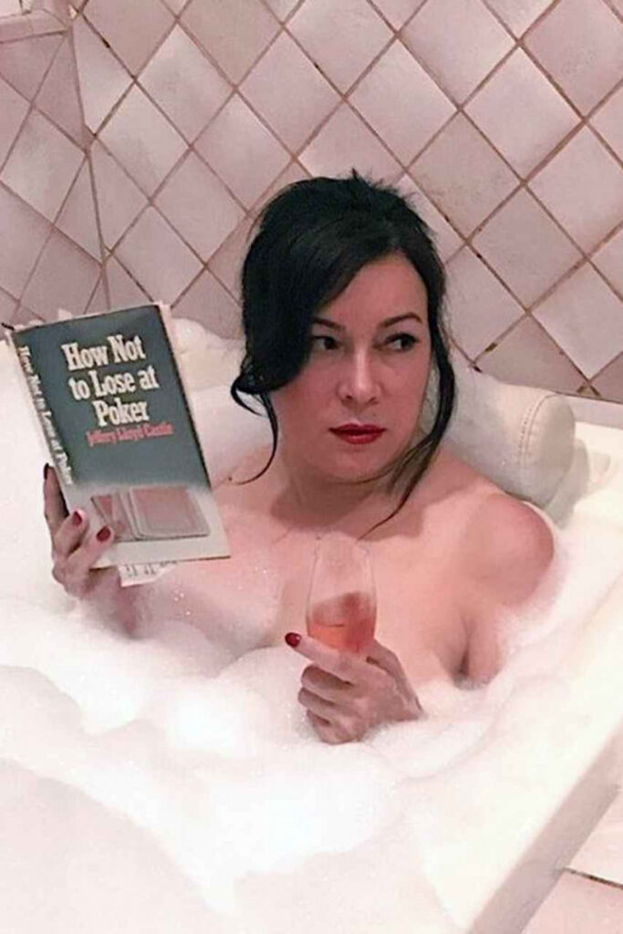 Celeb – Jennifer Tilly – Nude