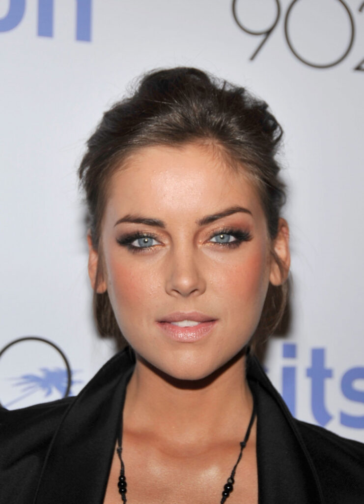 Celeb – Jessica Stroup – Nude