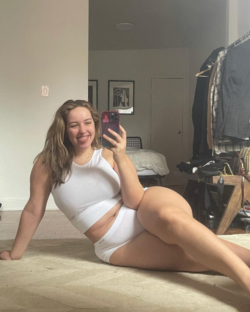 TikTok – Instagram – T H I C C – Joann van den Herik joannvdherik – Nude