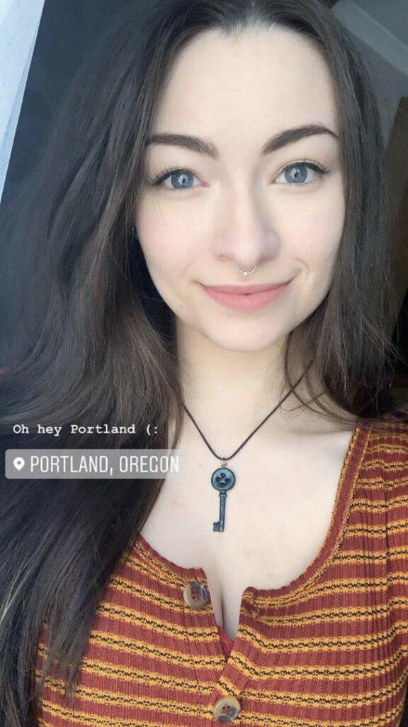 Celeb – Jodelle Ferland – Nude