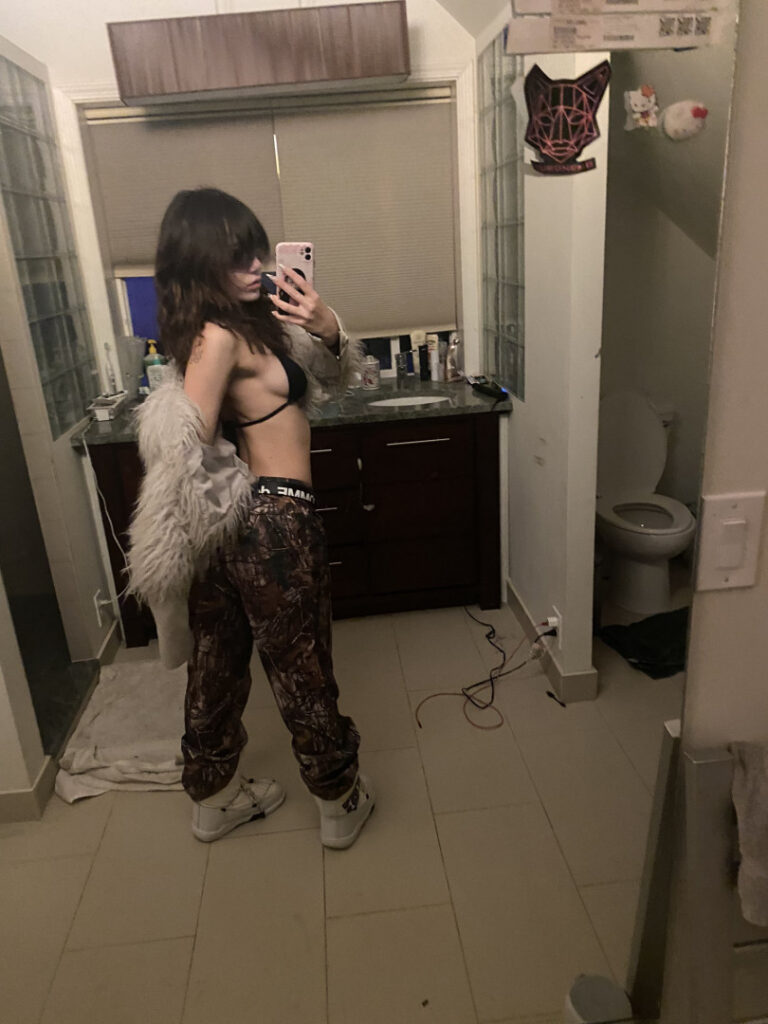 OnlyFans – TikTok – Joella_o / emoasiangf – Nude
