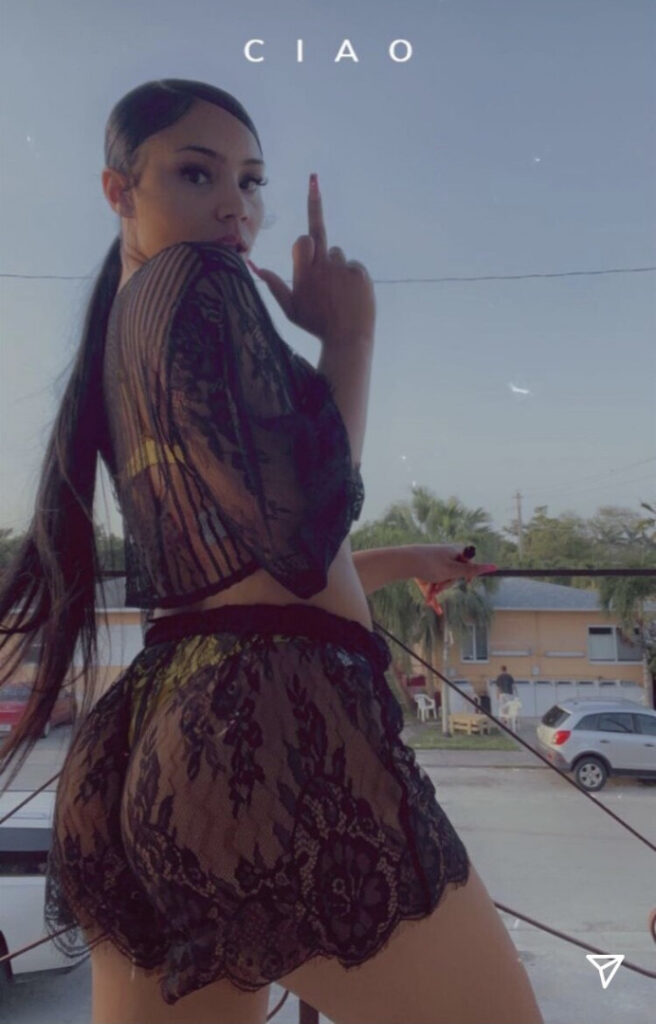 OnlyFans – TikTok – kaaribabyy / Amour.karii – Nude Leaks