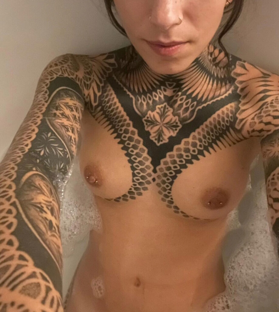 Instagram – Kaie_mrc/inked_kaie – Nude