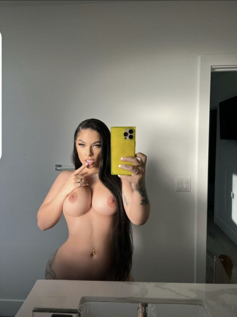 OnlyFans – T H I C C – Latina – Kaila Wilkey / TheRealWinter / Wiintrr – Nude