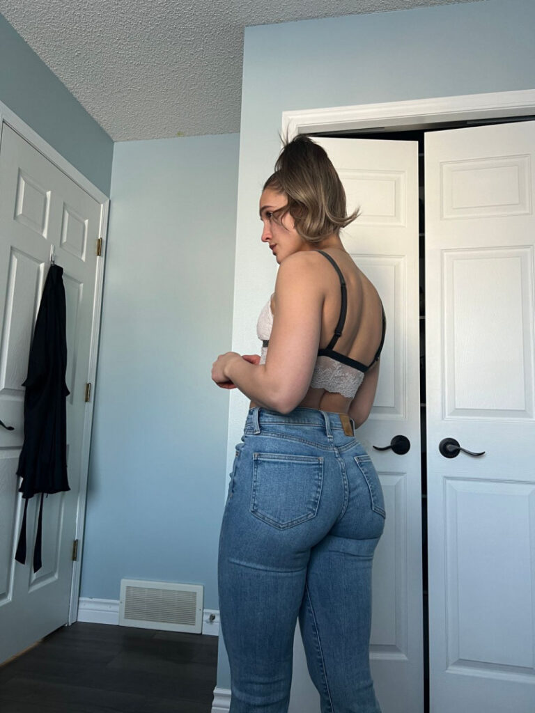 Instagram – T H I C C – kaitlynadventures / kdadventures / Kaitlyn Mae – Nude