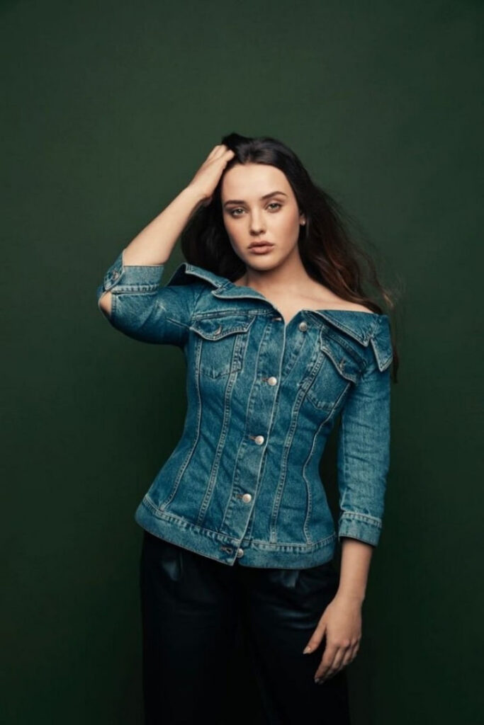 Celeb – Katherine Langford – Nude