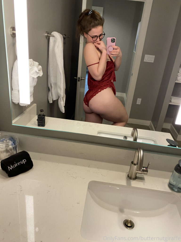 OnlyFans – Petite – Kayla/Butternutgiraffe – Nude