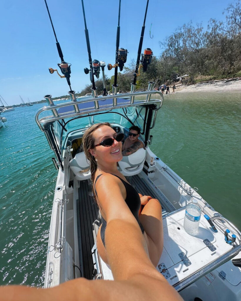 Instagram – T H I C C – Kayla Evans – Nude