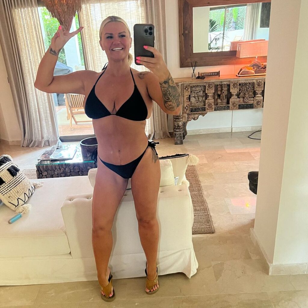 OnlyFans – MILF – Kerry Katona – Nude