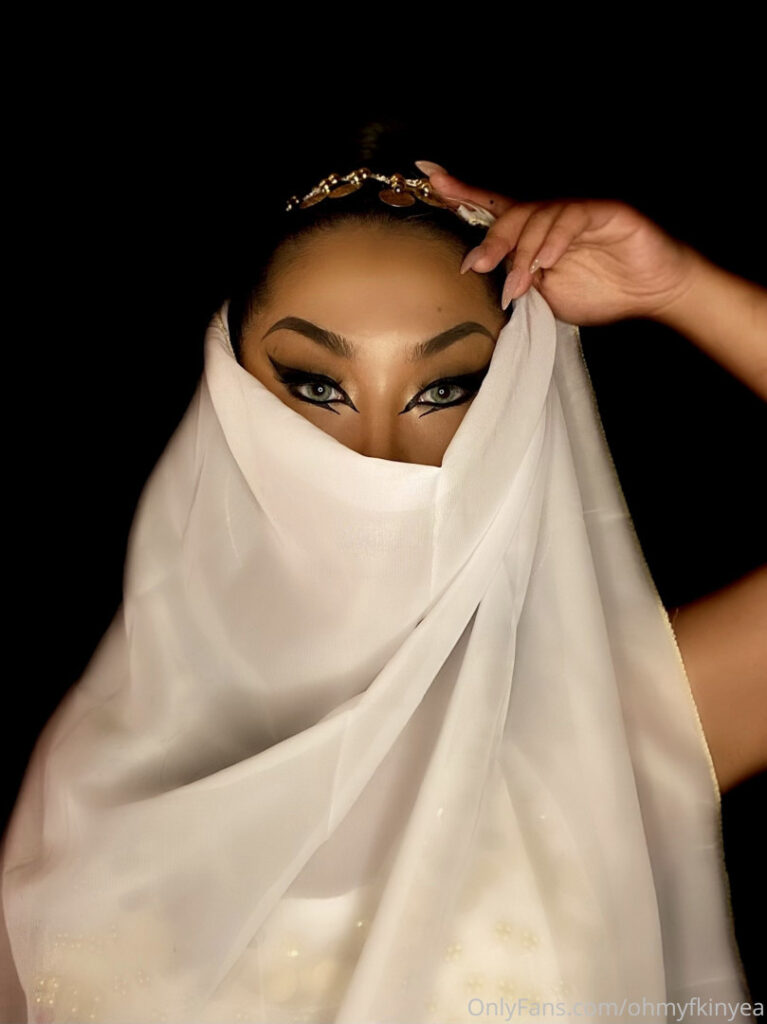 Instagram – Kia.bb / ohmyfkinyea – Nude