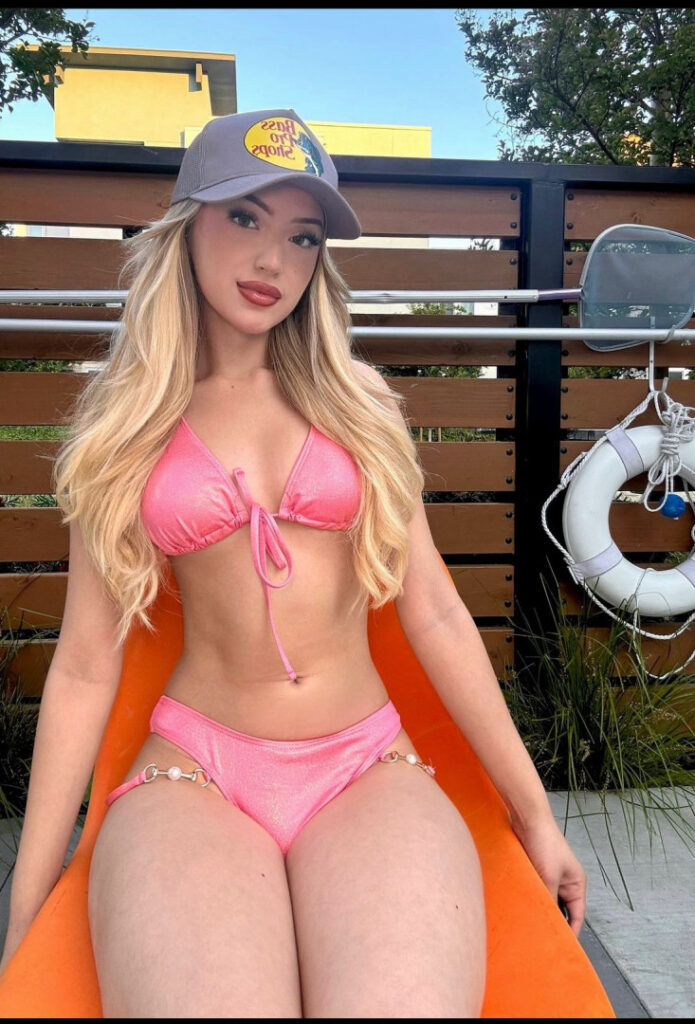 Celeb – Kiingpaulina / Paulina Gallegos – Nude