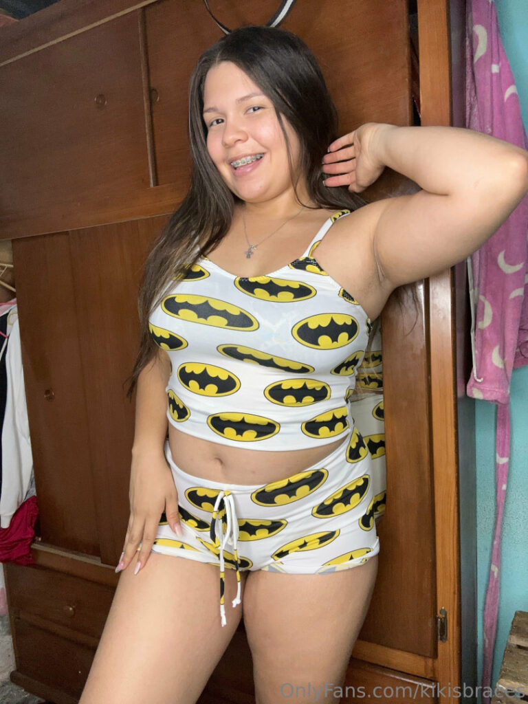 OnlyFans – T H I C C – Teen – kikisbraces – Nude