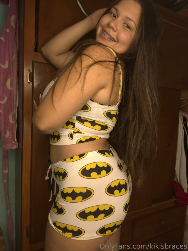 OnlyFans – T H I C C – Teen – kikisbraces – Nude