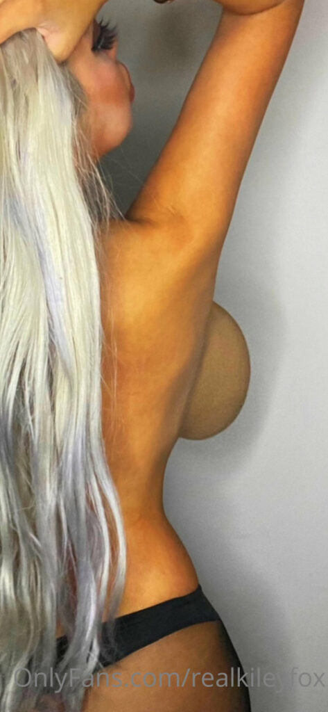Instagram – Kiley Fox – Nude