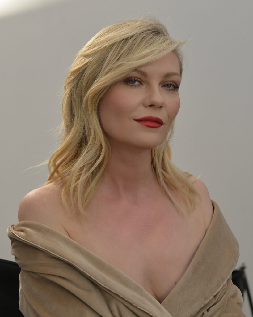 Celeb – Kirsten Dunst – Nude