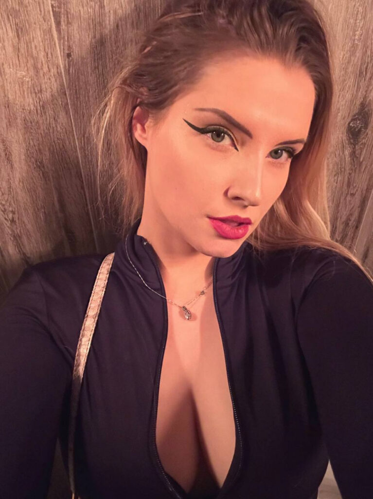 Instagram – Boosty – klubni4ka_liza – Nude