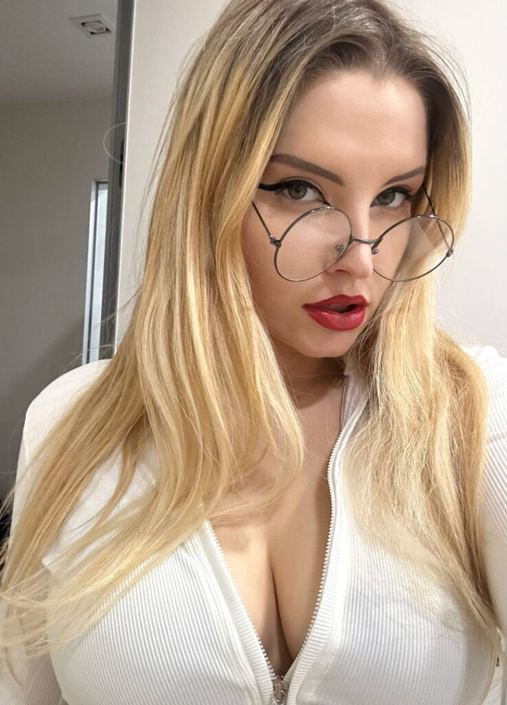 Instagram – Boosty – klubni4ka_liza – Nude