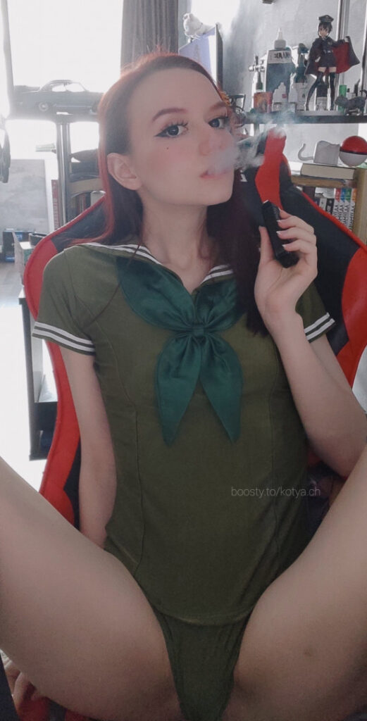 Instagram – kotya.ch / Christina Dreammurr / murr_lolicat – Nude