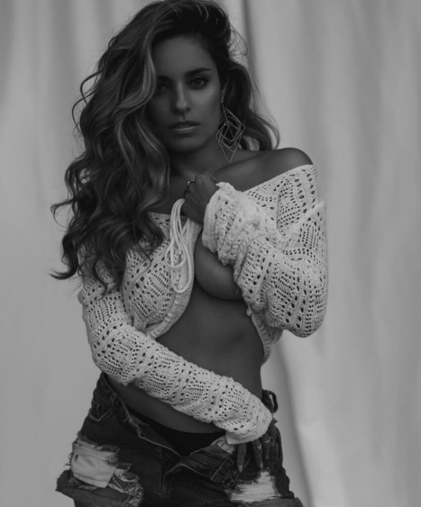 Youtube – T H I C C – Kristen Stephensonpino – Nude