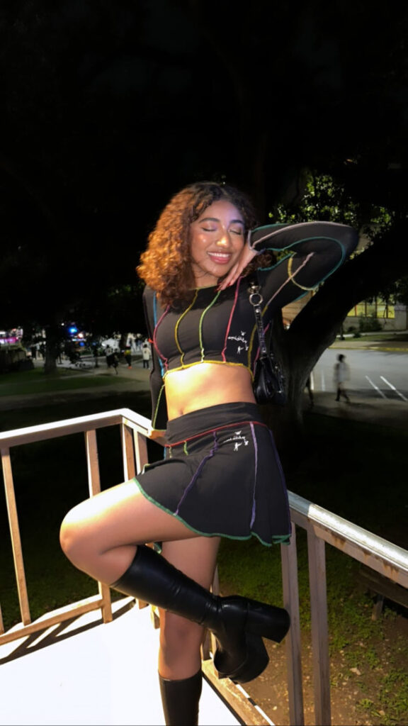 Twitch – Ebony – krystalogy – Nude