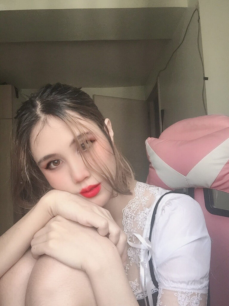 Gumroad – Filipina – Kura Onee-san – Nude