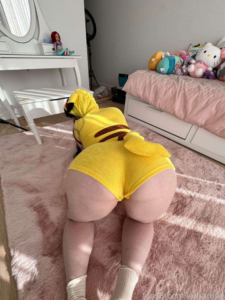 OnlyFans – TikTok – laararose / littleprincesspoppy – Nude