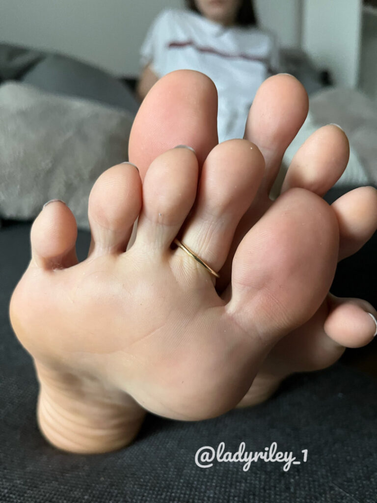 OnlyFans – Instagram – Feet – Ladyriley_1 – Nude