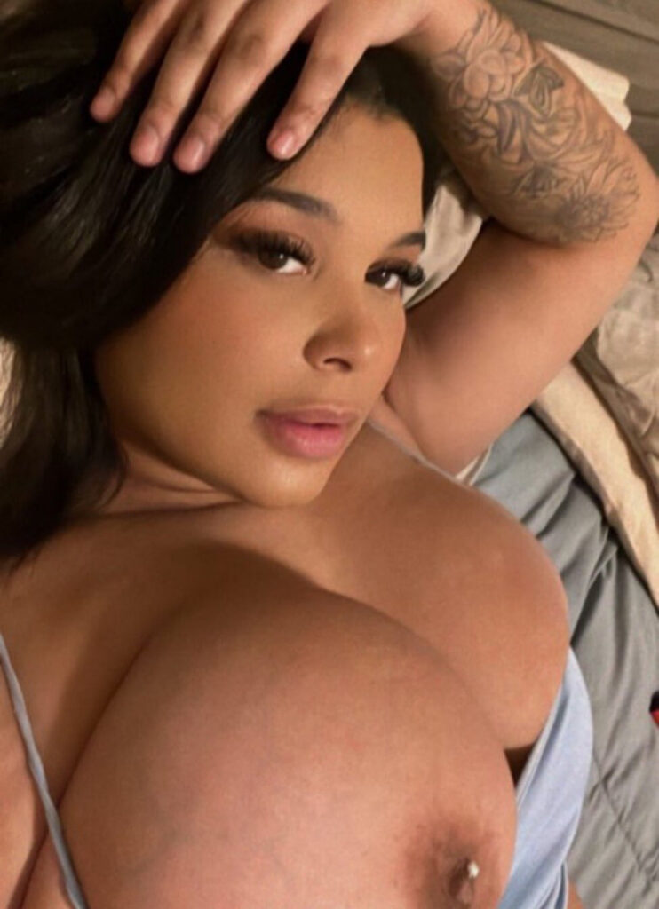 OnlyFans – ⠀X⠀ – T H I C C – Laixxx / itsonlylaaii / onlylaimarie – Nude Leaks