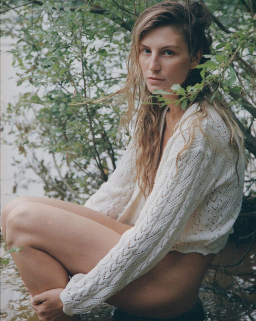 Instagram – Lena Stepanova / Lenalevochkasst – Nude