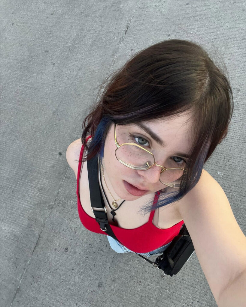 Twitch – Instagram – lilbin31 – Nude