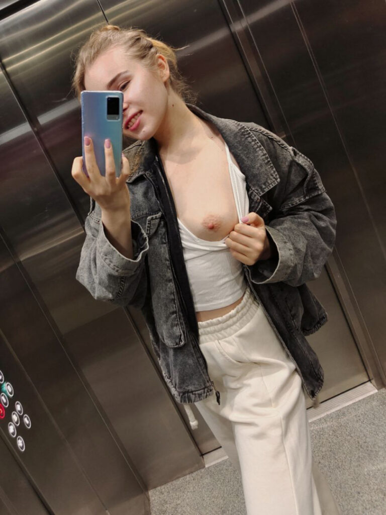 OnlyFans – Fansly – LilRoxxxy – Nude