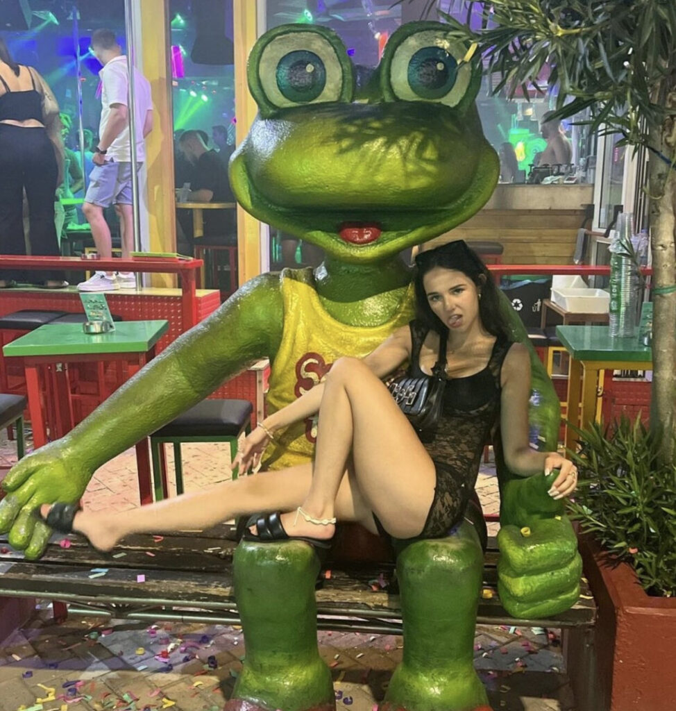 TikTok – Lily Draycott / lilstakes2 / lily_anneva.x – Nude