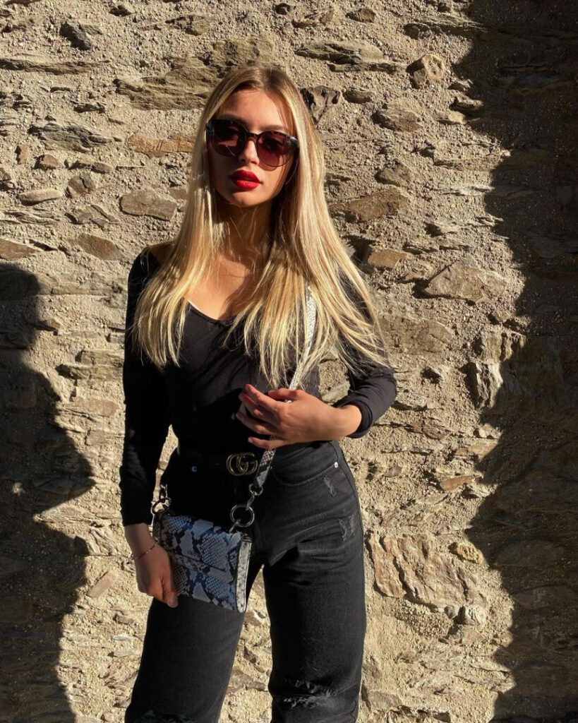 Instagram – Linabmn – Nude